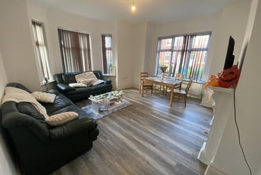 5 bed flat, Harley Avenue, Longsight, Manchester, M145DJ - Image 2